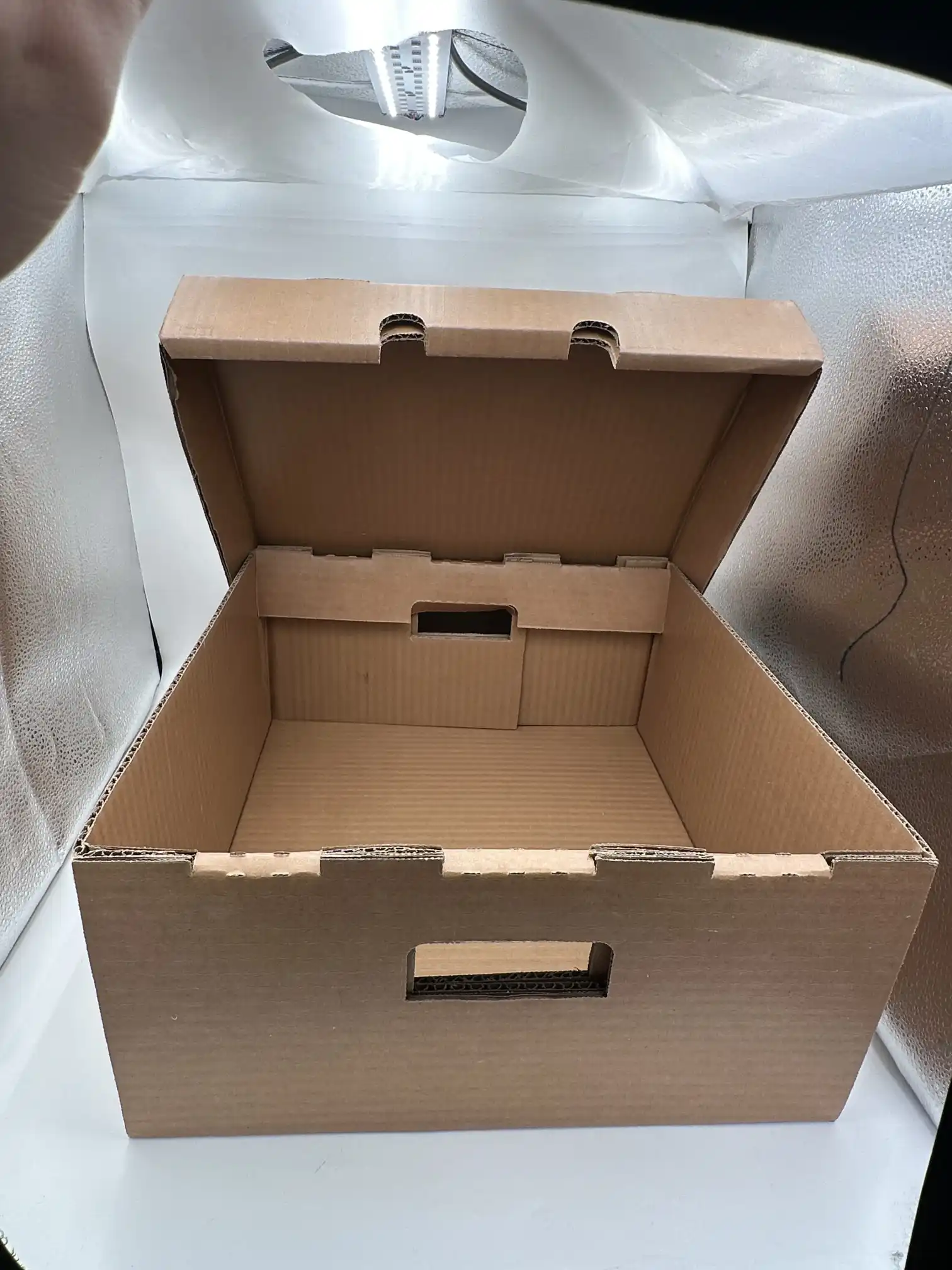 Böyük mumlu büzməli qutu