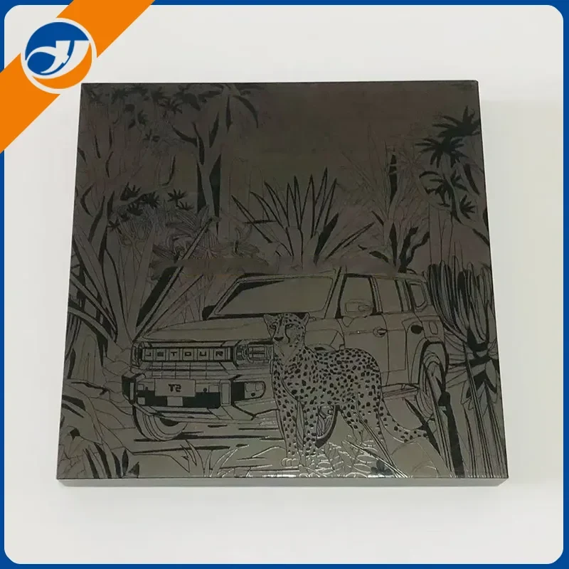 Tutqun Qabartma Qara Hədiyyə Qutusu